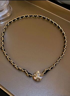 黑色磁力皮绳项链颈链女短款设计感网红百搭锁骨链2025新款配饰潮