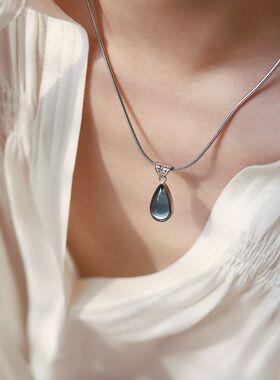 法式复古橄榄绿蓝色水滴吊坠项链女不掉色小众设计感高级情人节