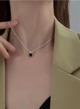 复古黑色方牌项链女轻奢小