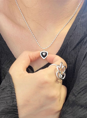 s925纯银黑色爱心项链女ins小众设计甜酷女孩黑桃心形米粒橄榄链