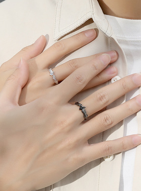 原创灵羽契约情侣戒指925纯银小众设计感黑白羽毛对戒开口指环ins