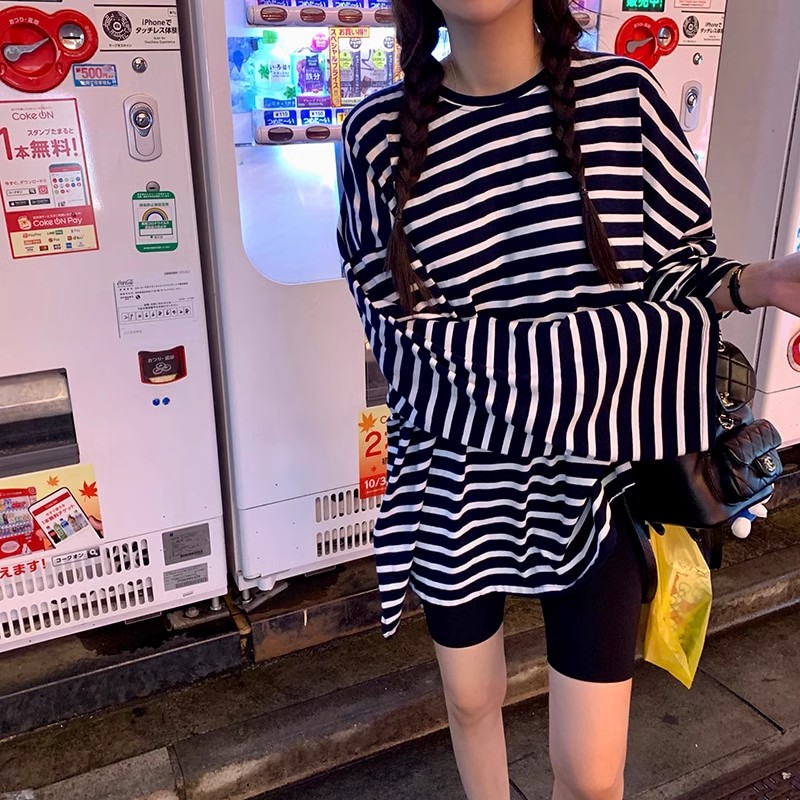 韩国东大门2023秋季慵懒风宽松长袖套头t恤女开叉中长款条纹上衣 - 图1