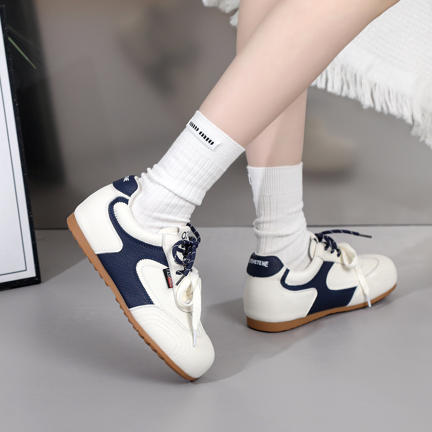 复古大码女鞋41-43码德训鞋女双鞋带软底轻便休闲鞋百搭小白鞋单,淘宝优惠券,粉丝福利购,淘宝优惠卷