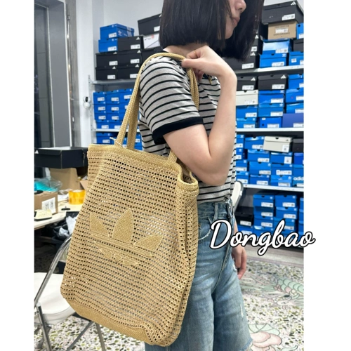 Adidas, классическая спортивная сумка на одно плечо, 4 мес.