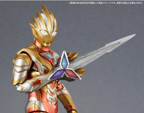 万代 SHF 特利迦奥特曼 永恒闪耀形态 金色利刃可动成品手办