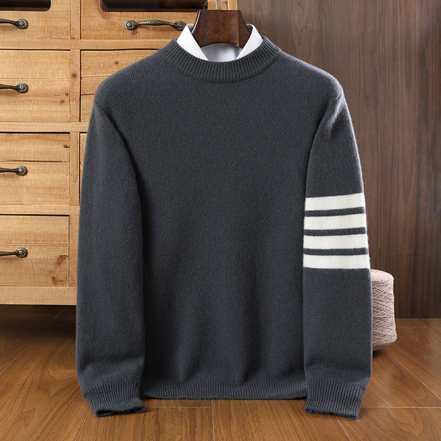 Winter men's pure sweater, fashionable casual round neck pullover sweater, thickened loose and versatile sweater, base sweater