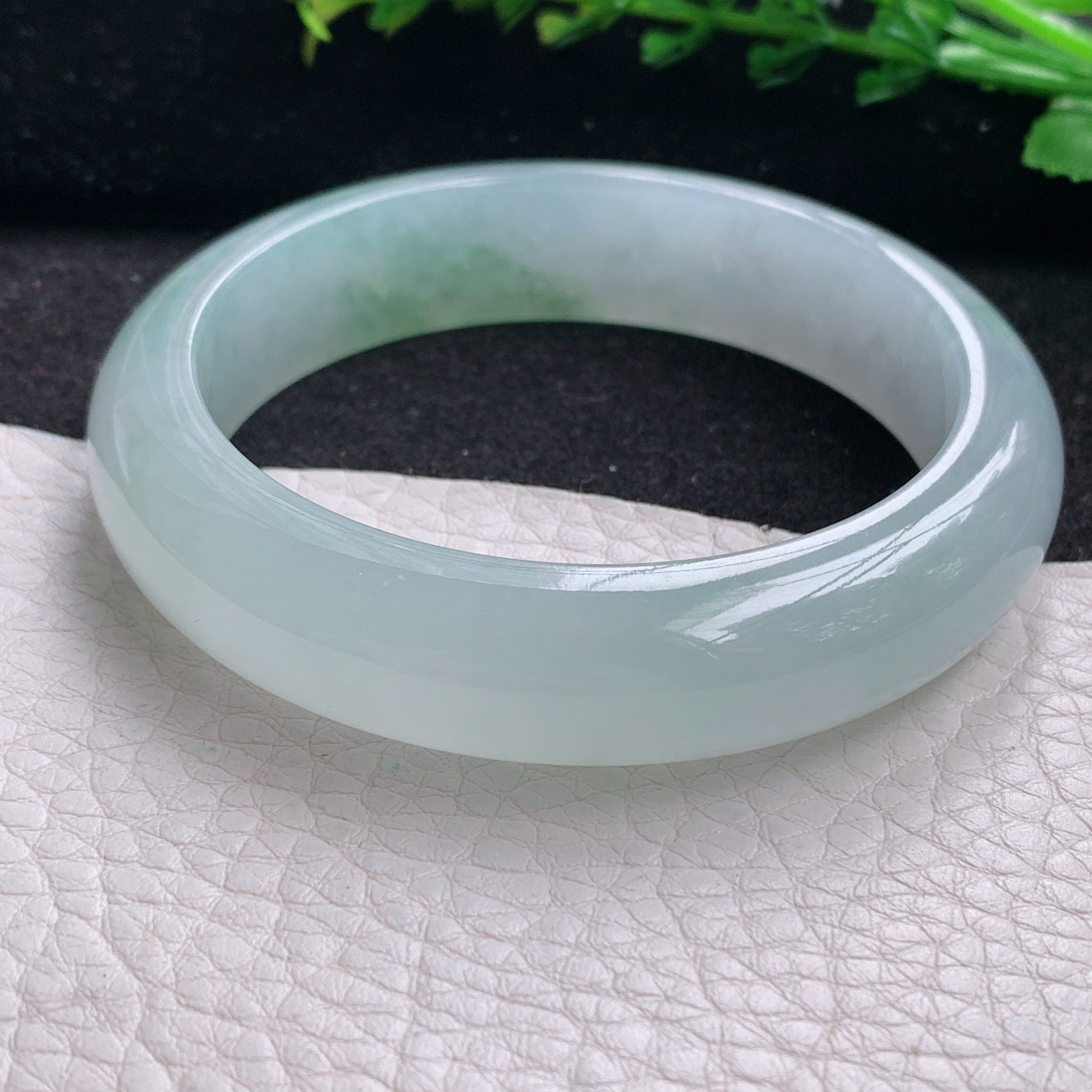 js自然光56*13.8*8.3平安镯 缅甸翡翠a货玉手镯冰胶感宽边玉手环 - 图0