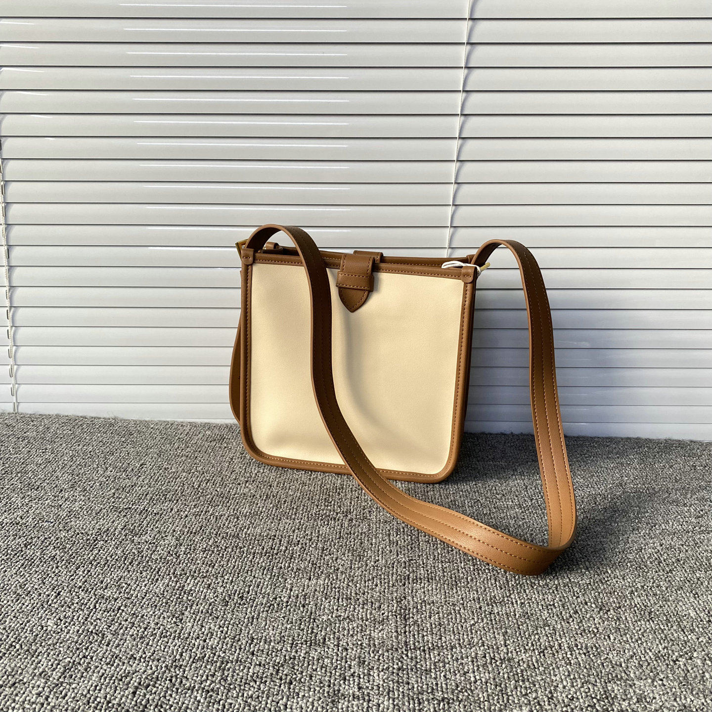 柜价几百块～真皮牛皮水桶包包女2025新款通勤女包斜挎包单肩包,淘宝优惠券,粉丝福利购,淘宝优惠卷