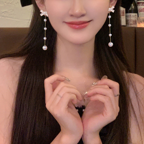 千金大小姐！高级感蝴蝶结珍珠耳环女2026新款潮小众设计耳钉耳饰 - 图0