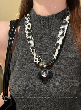 辣妹出街~皮质爱心豹纹丝巾项链