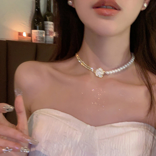 Camellia Love~French Camellia Pearl Necklace