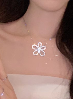 微镶锆石轻奢小众贵气花朵项链