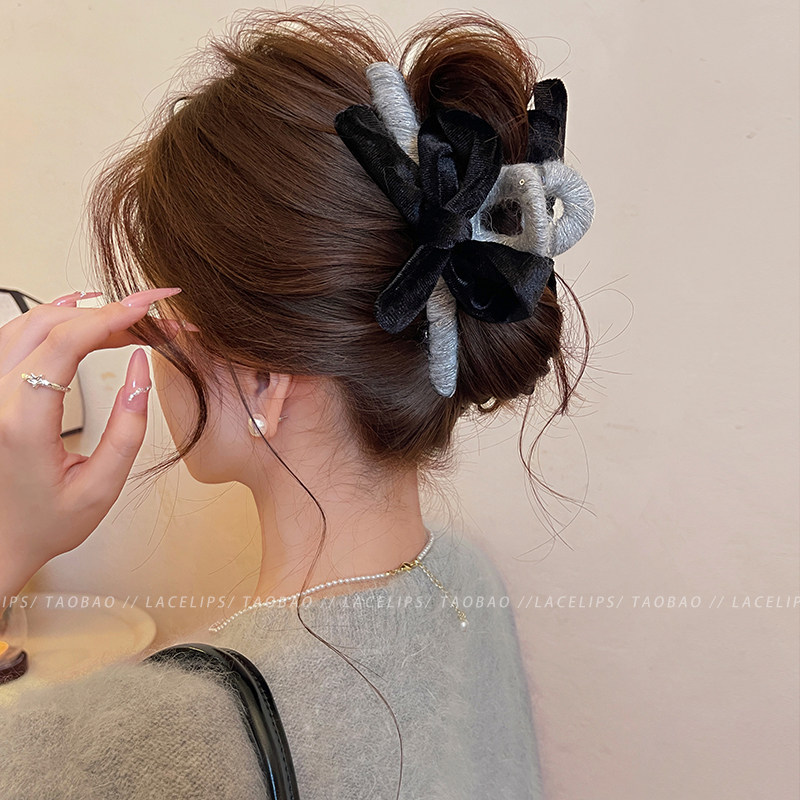 静谧蓝~头发抓夹女丝绒蝴蝶结鲨鱼夹大号盘发夹秋冬发饰2026新款,淘宝优惠券,粉丝福利购,淘宝优惠卷