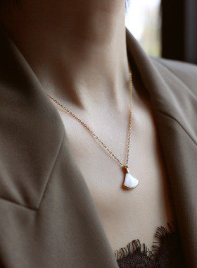 ZOXI不掉色钛钢红色小裙子项链