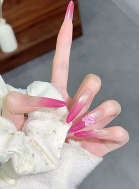 穿戴甲粉色渐变花朵美甲贴片