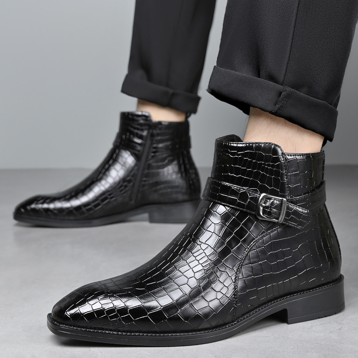 Red zipper men's Chelsea boots crocodile pattern British pointed short boots trendy Martin boots business high-top leather shoes