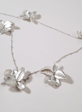 戏鸢｜华裔千金系列｜银质鸢尾项链