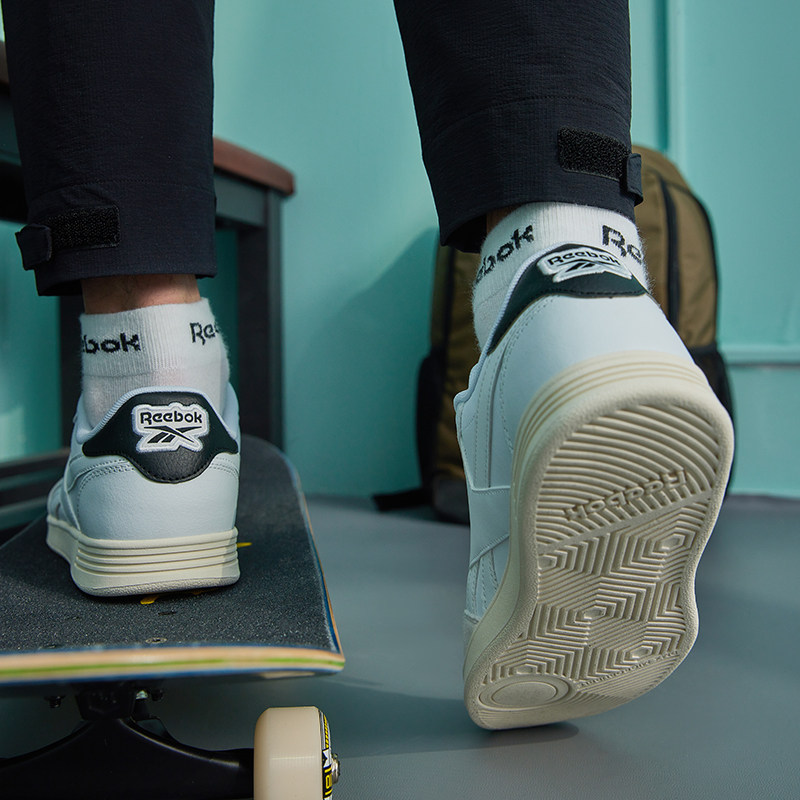  reebok板鞋