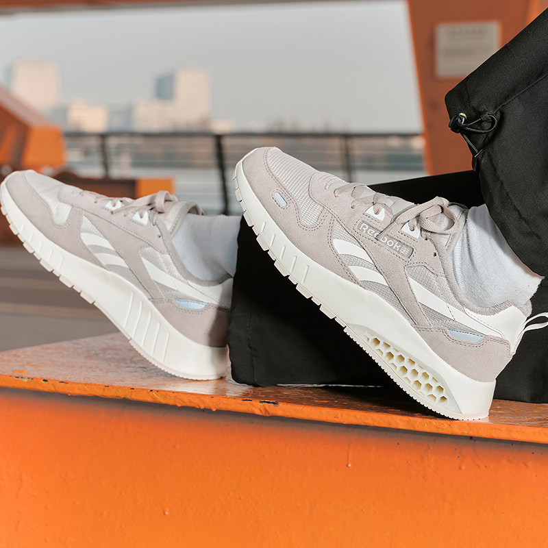 Reebok锐步官方24夏新男女情侣款CL LEATHER熊猫黑白缓震蜂巢跑鞋