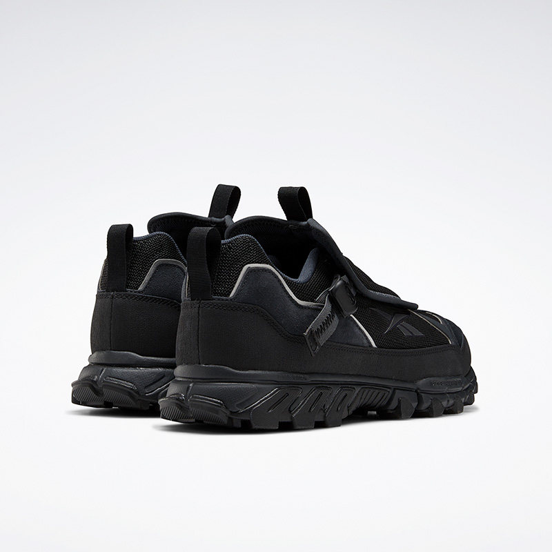  reebok板鞋/休闲鞋