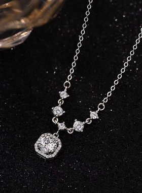 闪钻项链女2024年新款爆款小众设计高级感方钻锁骨链