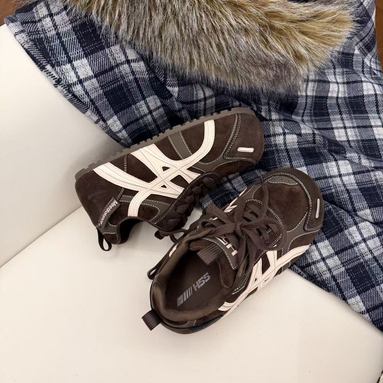 H55女鞋迷你小泡芙2025新款巨显脚小软底德训鞋休闲圆头面包鞋 - 图1