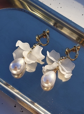 Kari show日系ins风手工奶油白色花瓣长款简约日杂感流苏耳饰