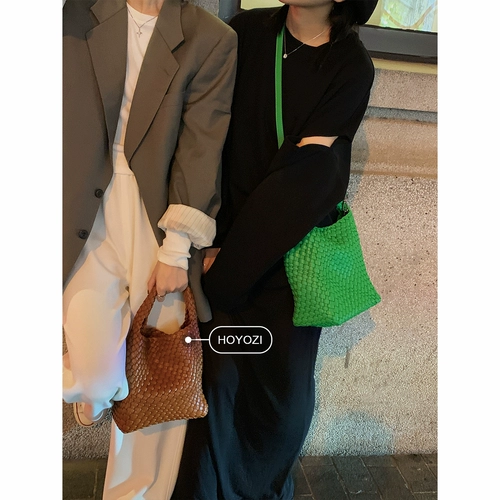 Высококачественная маленькая плетеная барсетка, модная демисезонная сумка через плечо, коллекция 2023