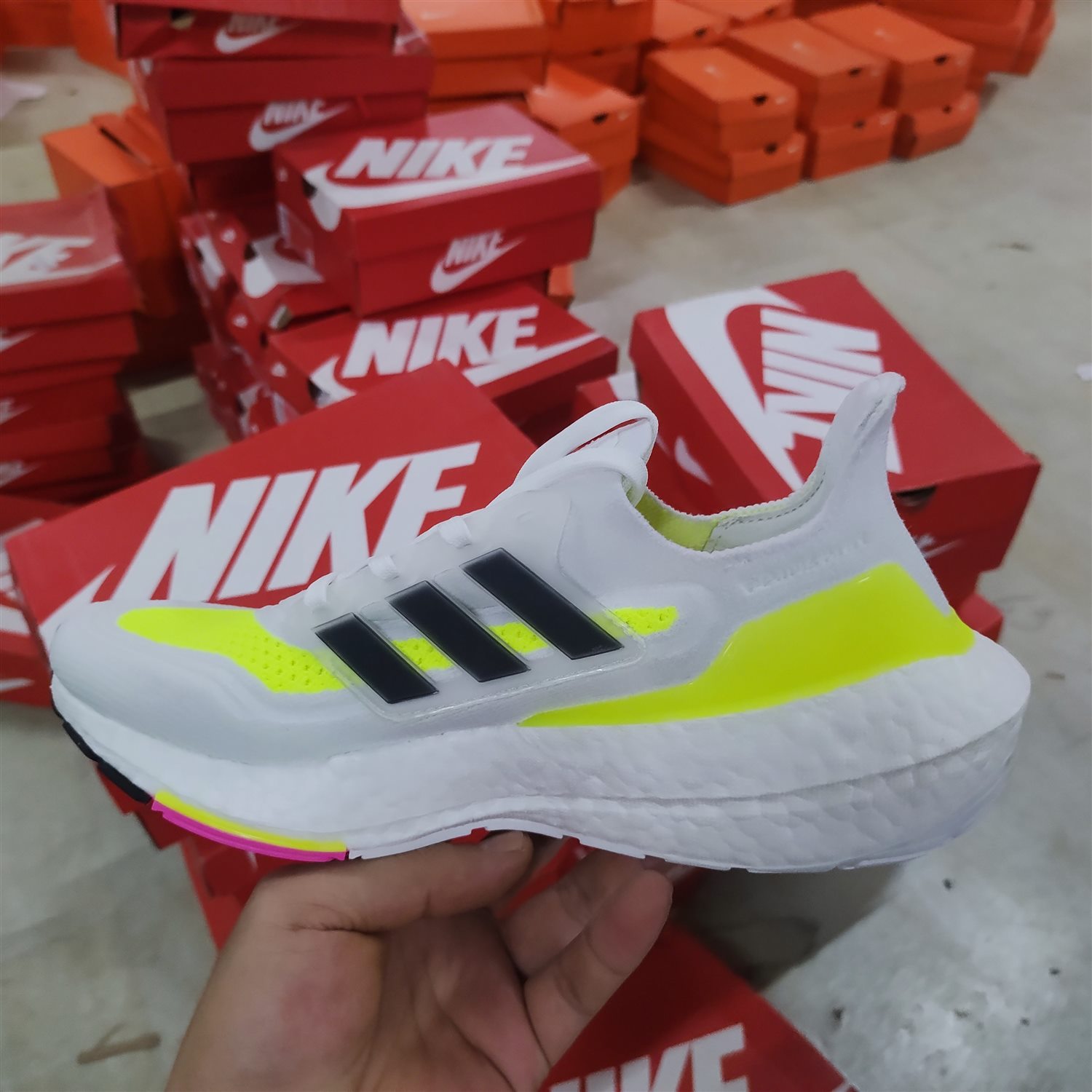 Adidas/阿迪达斯 ULTRABOOST UB大童女跑步运动鞋FZ2929 S23840 - 图1