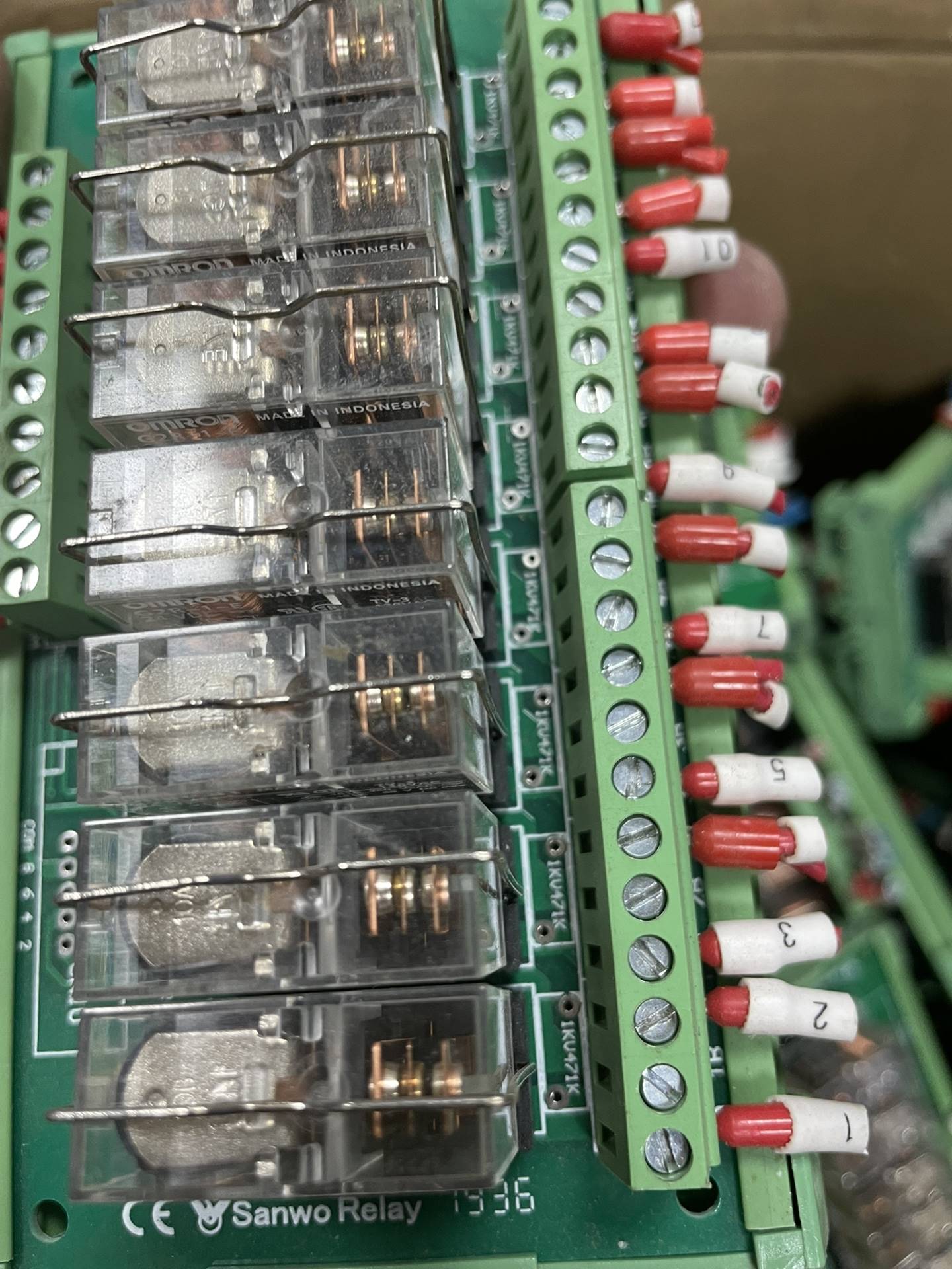 8路电磁欧姆龙继电器模组座24vPLC直流放大板输出控制模块联系客 - 图2