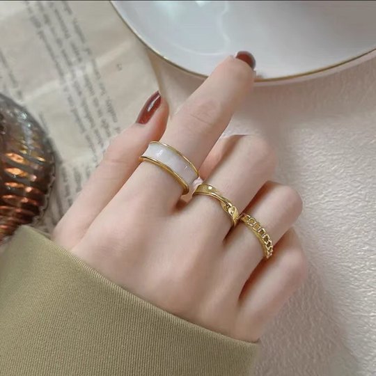 Koreanischer Ring, modisches und personalisiertes dreiteiliges Ringset, kreatives breites Nischendesign, exquisites Temperament, neue Produktempfehlung