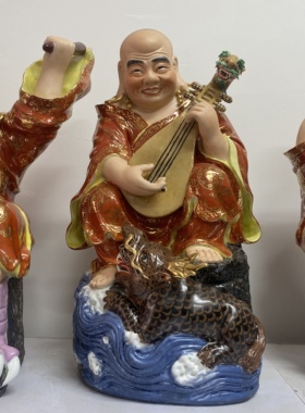 矾红描金坐兽四喜罗汉尊像景德镇手工陶瓷粉彩雕塑摆件高度60厘米