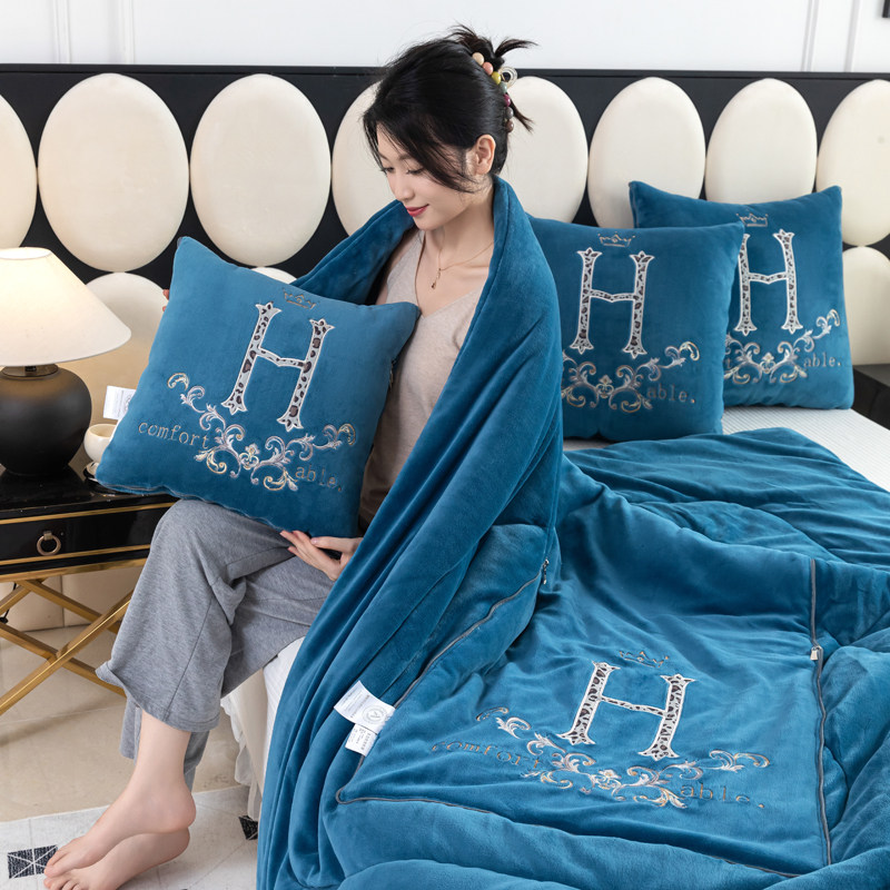 简约现代抱枕被子两用加厚沙发盖毯牛奶绒车载靠垫办公室午休枕头,淘宝优惠券,粉丝福利购,淘宝优惠卷