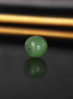 天然俄料乌兰海碧玉苹果绿老型散珠 10.2x9.2mm 1981号 精工配珠