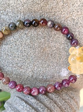 天然5.8mm彩虹碧玺蜜蜡小熊手串