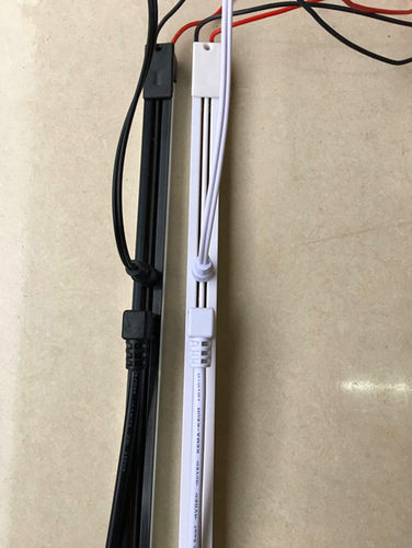 展柜导电槽展柜货架导电电源轨道条滑轨调节插座衣柜层板灯取电槽 - 图1