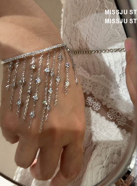 琚小姐小圆钻拼接流苏手链女