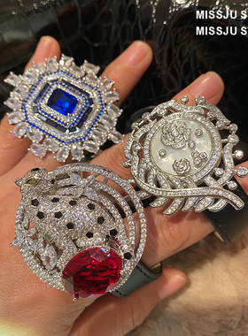 琚小姐树枝山茶花白贝母表带手腕