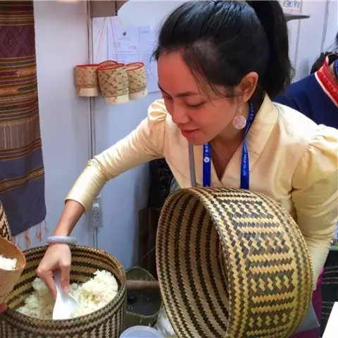 Imported bamboo baskets from Laos for glutinous rice, Thai rice for rice, Thai handmade bamboo rice baskets, tea boxes and ornaments