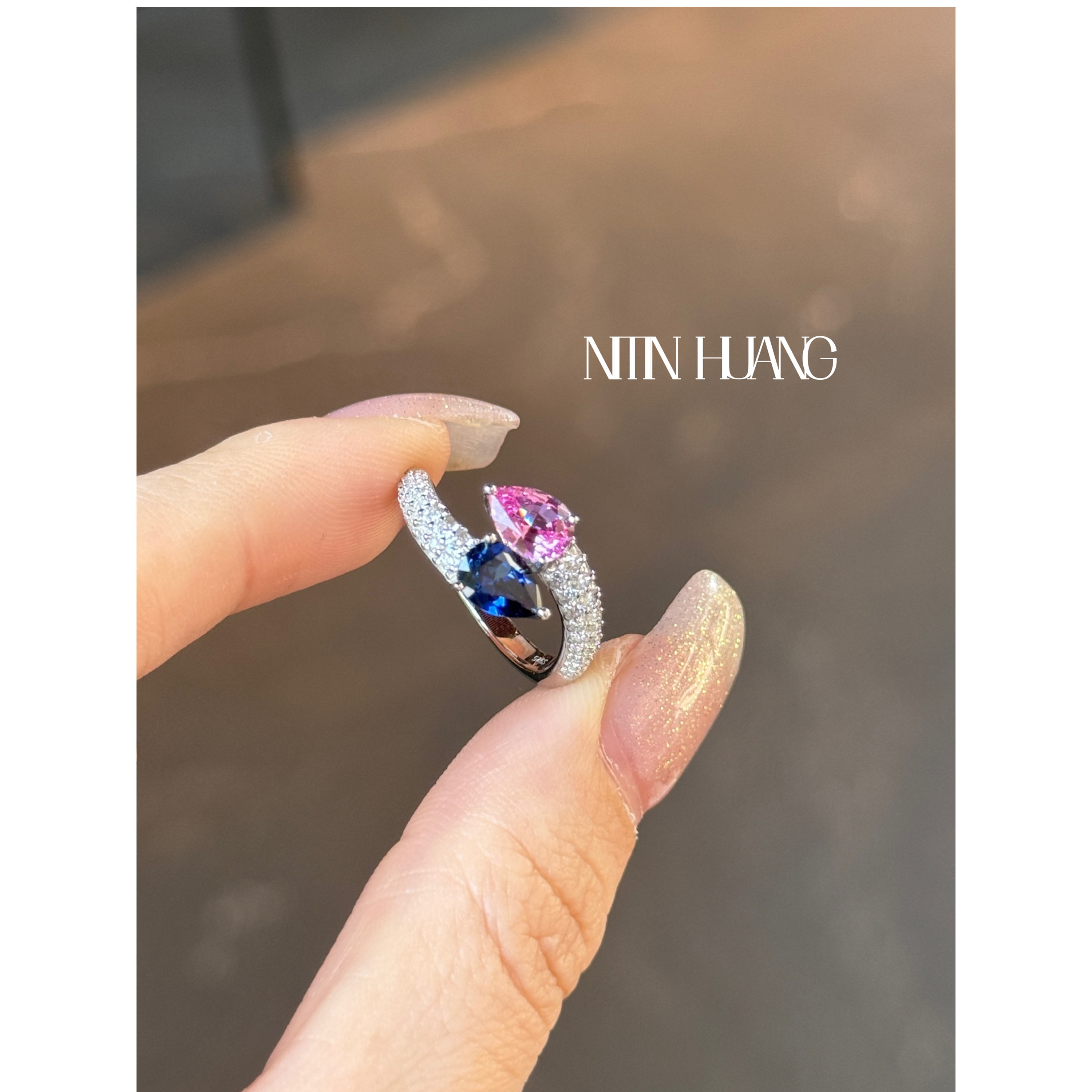 NITIN HUANG2.0.8克拉培育蓝宝石撞色戒指通体925纯银镀真金 - 图1