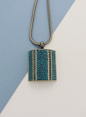 绿色系方牌欧美高级感饰品时尚百搭设计感潮流新款气质精美项链