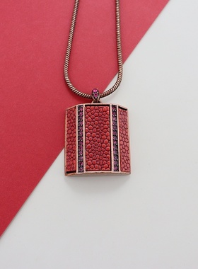 红色系方牌复古做旧欧美饰品时尚百搭设计感潮流新款气质精美项链