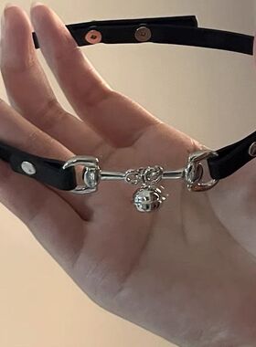 暗黑甜酷辣妹小众感choker皮质铃铛项圈百搭颈链女