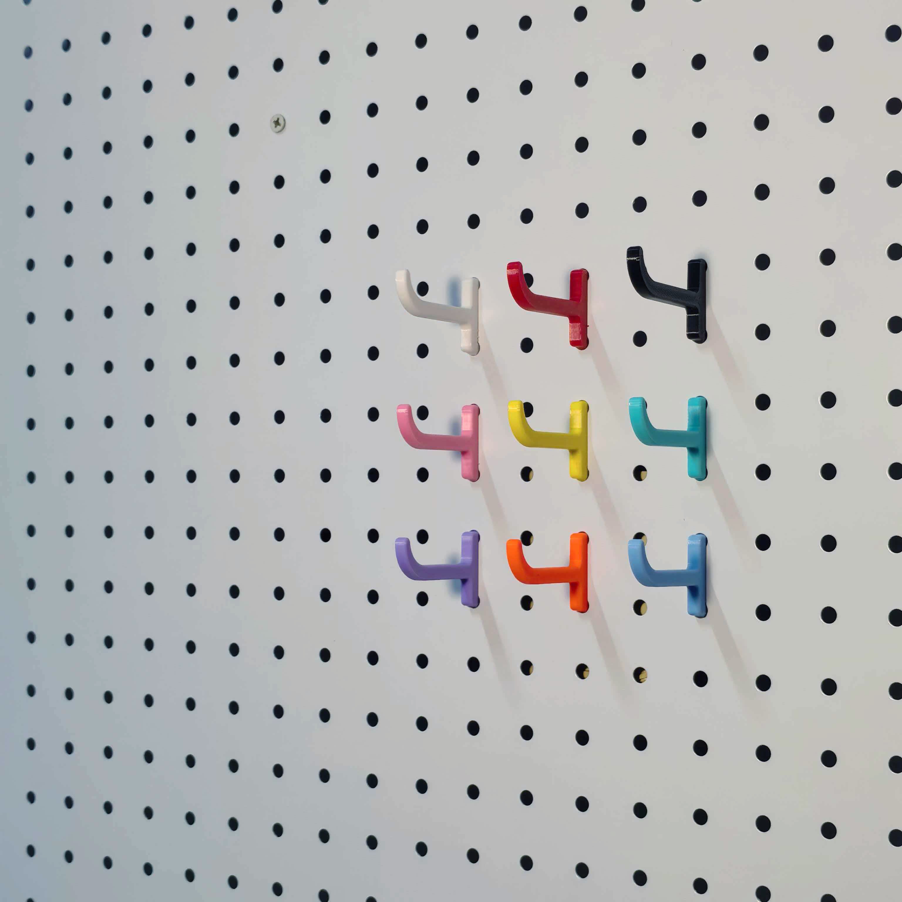 Round hole hole board accessories 3D printed hook bracket mini plastic small hook colorful non-shaking hook