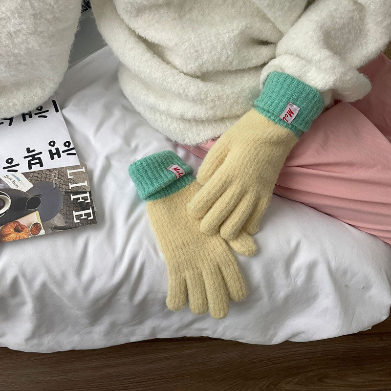 东北防寒哈尔滨穿搭新疆雪景拍照出片好看的毛线手套女冬季高颜值