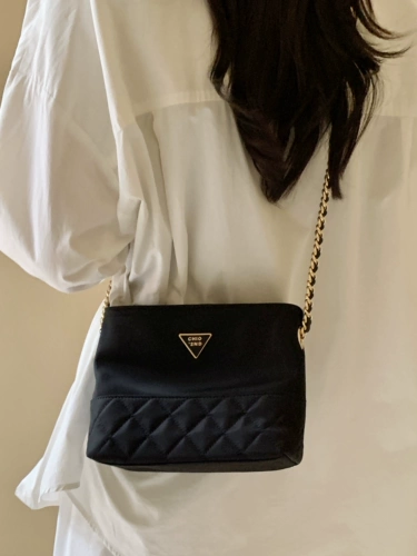 Nanfeng Chio2nd Black Gold Night Car маленькая квадратная сумка женская женщина 2025 Новая весна и летняя супер-горячая цепь одноруба