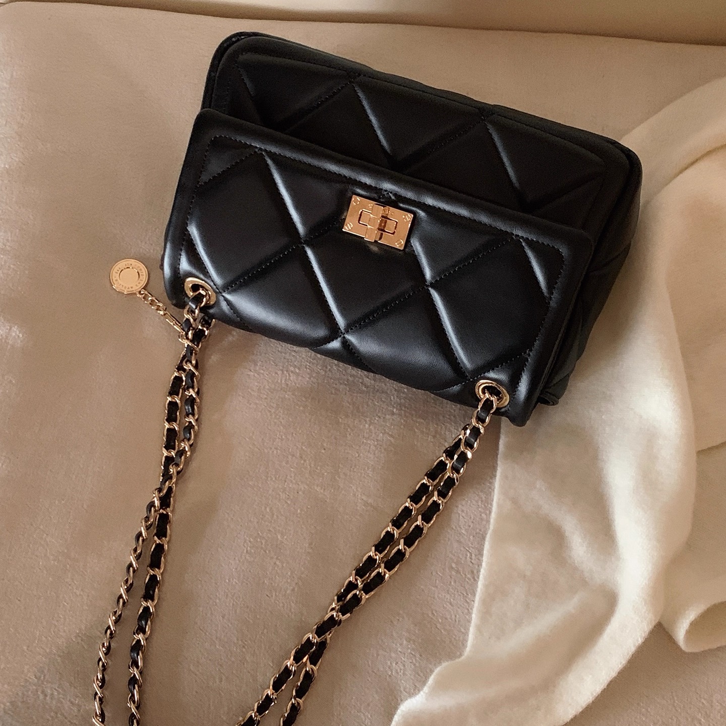 南风Chio2nd 暖冬华夫小方包包女日常通勤百搭链条菱格单肩斜挎包 - 图1