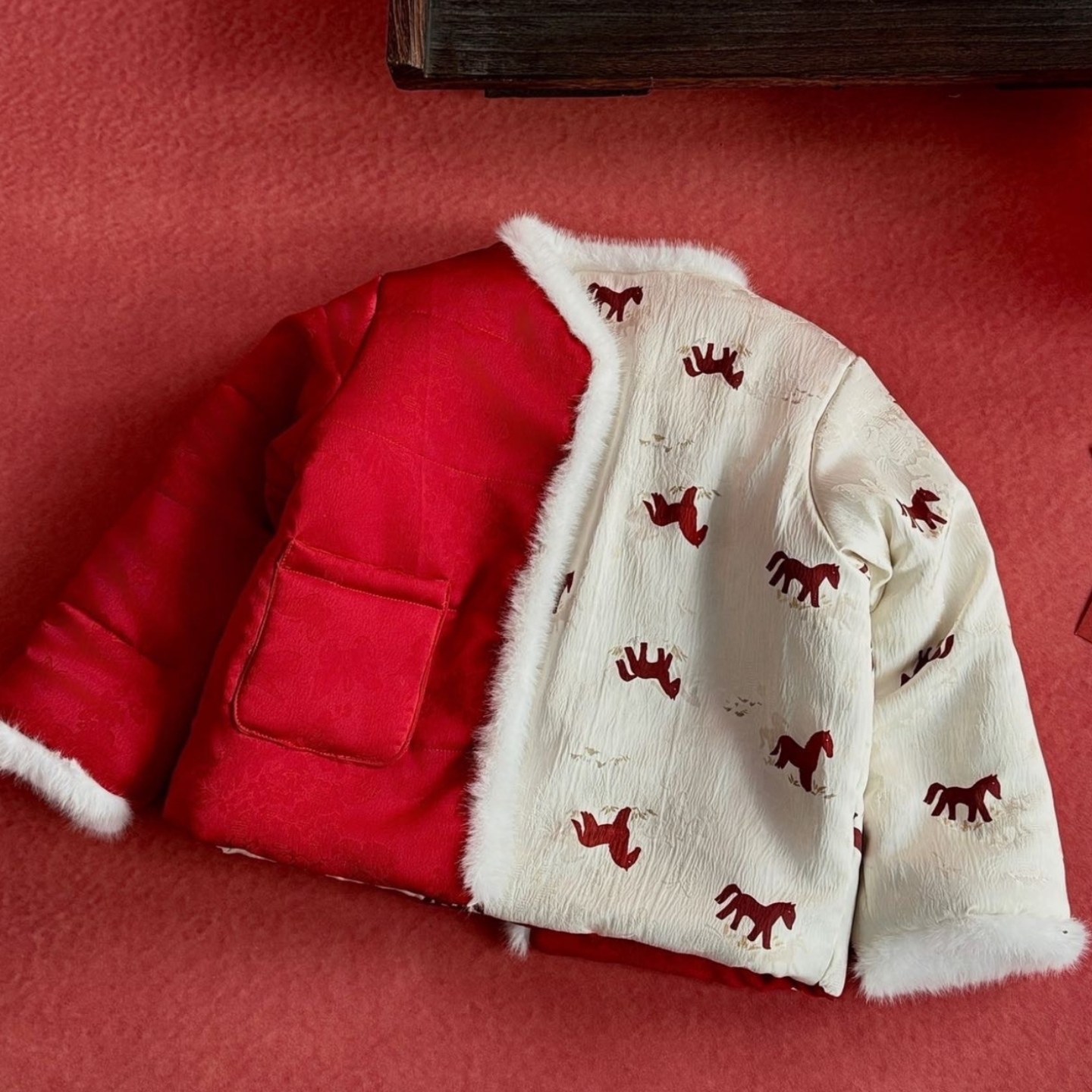 女童新中式双面穿棉衣冬季小女孩小马提花红色国风外套,淘宝优惠券,粉丝福利购,淘宝优惠卷