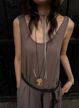 手工pp草编织吊坠项链时髦复古小众高级感藏香柏御守锦囊长毛衣链