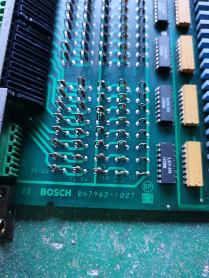 BOSCH 047961-105401 047962-1027 E24V 二手拆机件 - 图1